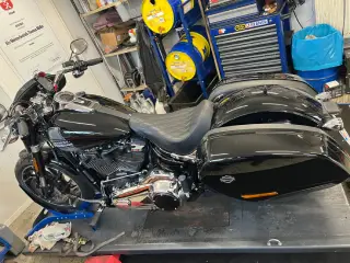 Harley Davidson Motorradwerkstatt - Shopper